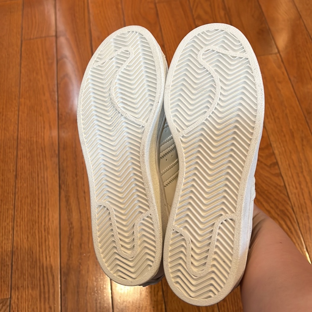 NWOT women’s adidas superstar sneaker size 6.5 - Picture 5 of 7